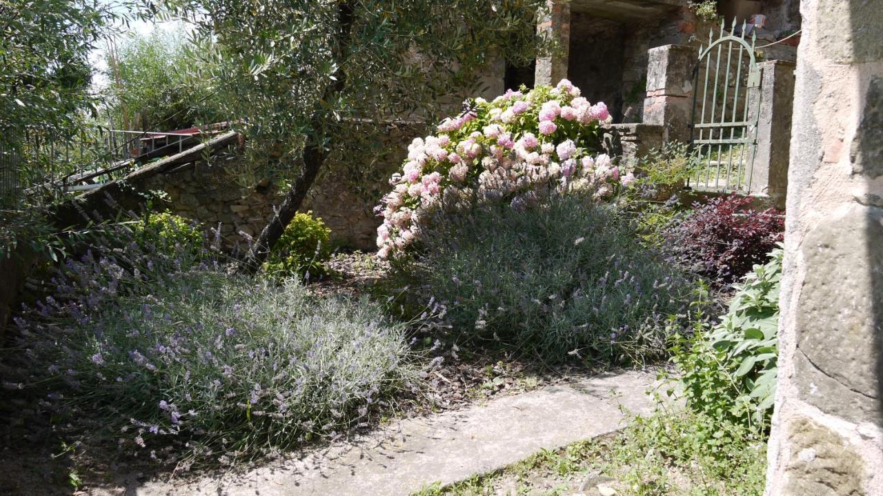 Villa Piscina Con Vista Bagni di Lucca Exterior foto