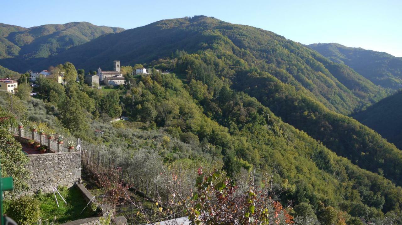 Villa Piscina Con Vista Bagni di Lucca Exterior foto