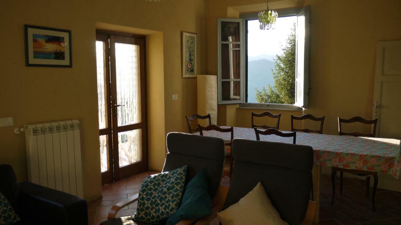 Villa Piscina Con Vista Bagni di Lucca Exterior foto